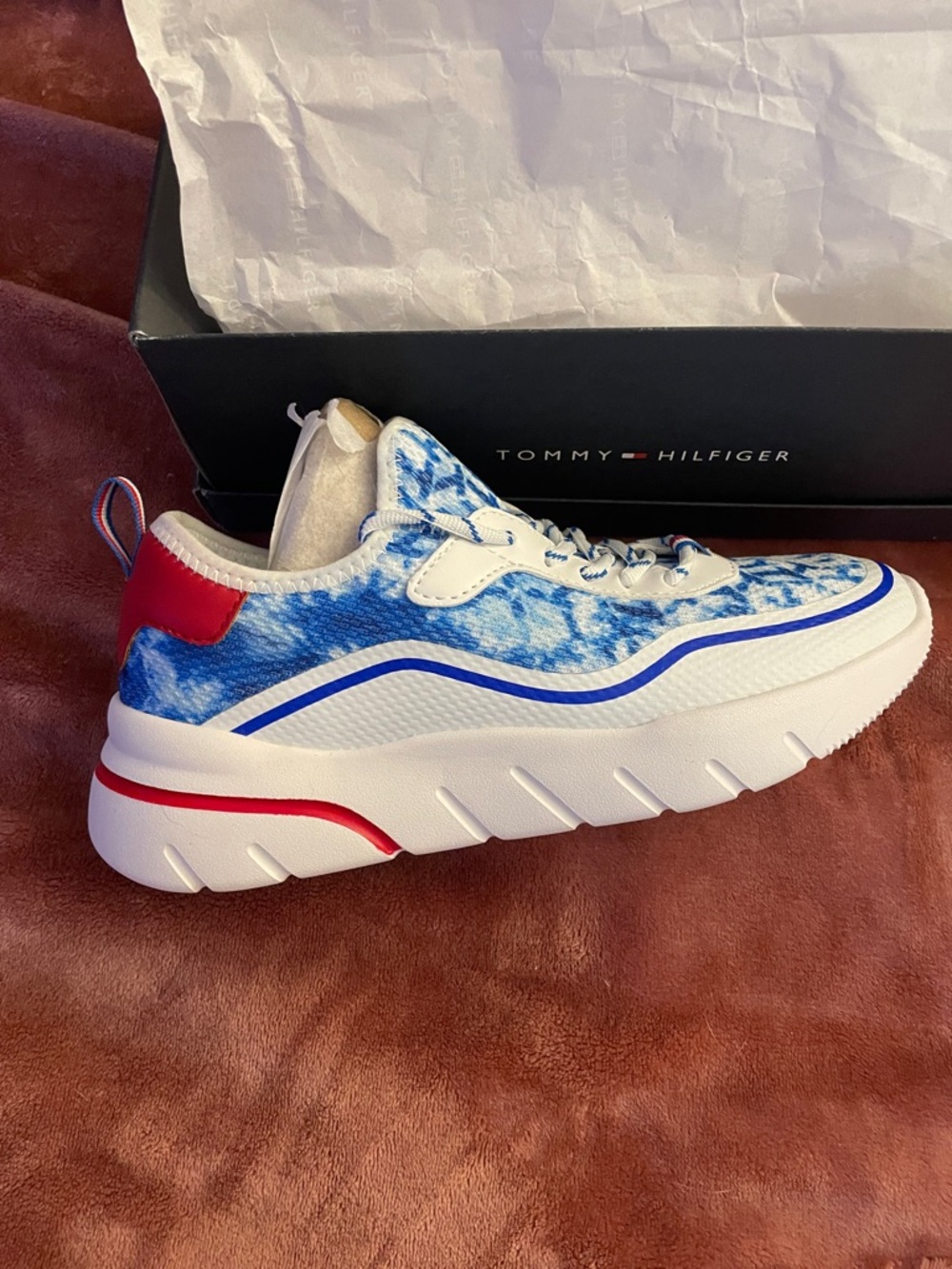 NEW Tommy Hilfiger Blue, White & Red Tie-Dye Low-Top Sneaker
